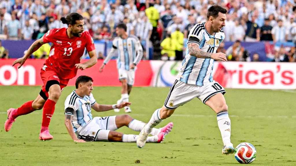 Argentina celebró una sufrida clasificación a semifinales tras superar a Suiza en Kansas City