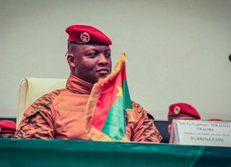 Burkina Faso expulsa a dos diplomáticos de la Unión Europea Burkina Faso profundiza su ruptura con Occidente