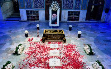 El ayatolá Alí Jameneí ya descansa en el santuario del Imam Reza Dan último adiós a Ali Jamenei en santuario del Imam Reza, Mashhad