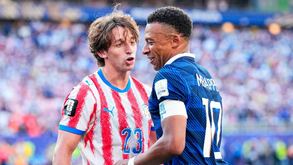 Mbappé responde y rechaza los ataques discriminatorios