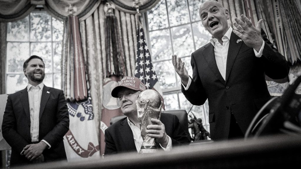 La denuncia cita declaraciones públicas de Donald Trump