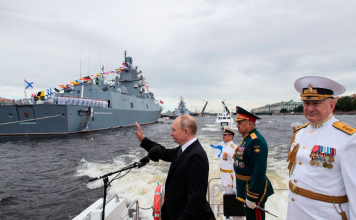 Putin asegura que la Armada rusa incrementó su poder estratégico Putin destaca que la preparación de los marinos mejora mediante entrenamiento especializado y experiencia en combate.