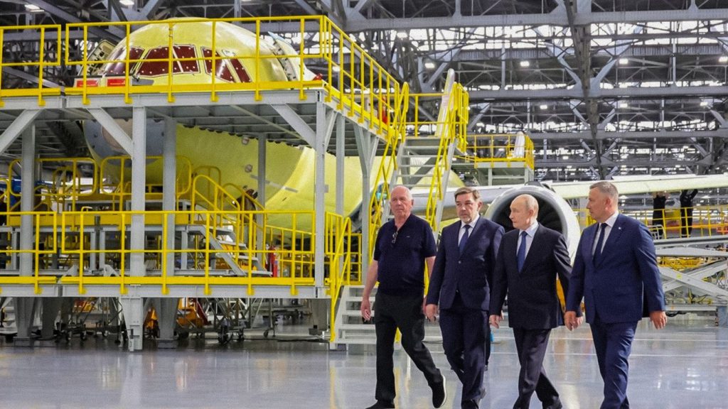 La aeronave incorpora nuevos sistemas de combate y ampliará sus capacidades para misiones de ataque contra drones y objetivos navales