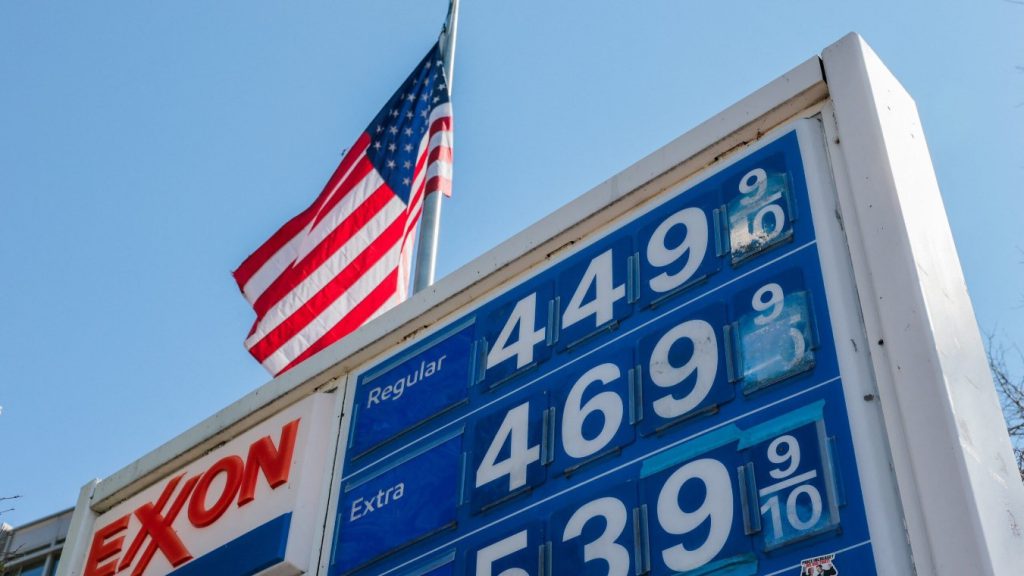 La inflación cede, pero millones siguen bajo presión económica
