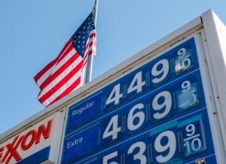 Trump desacelera crecimiento de EEUU al impulsar guerra contra Irán La inflación cede, pero millones siguen bajo presión económica