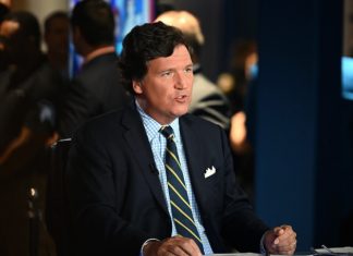 Tucker Carlson: EEUU ya está en guerra con Rusia Tucker Carlson asegura que Estados Unidos ya mantiene una guerra contra Rusia