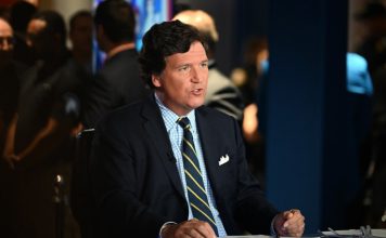 Tucker Carlson: EEUU ya está en guerra con Rusia Tucker Carlson asegura que Estados Unidos ya mantiene una guerra contra Rusia