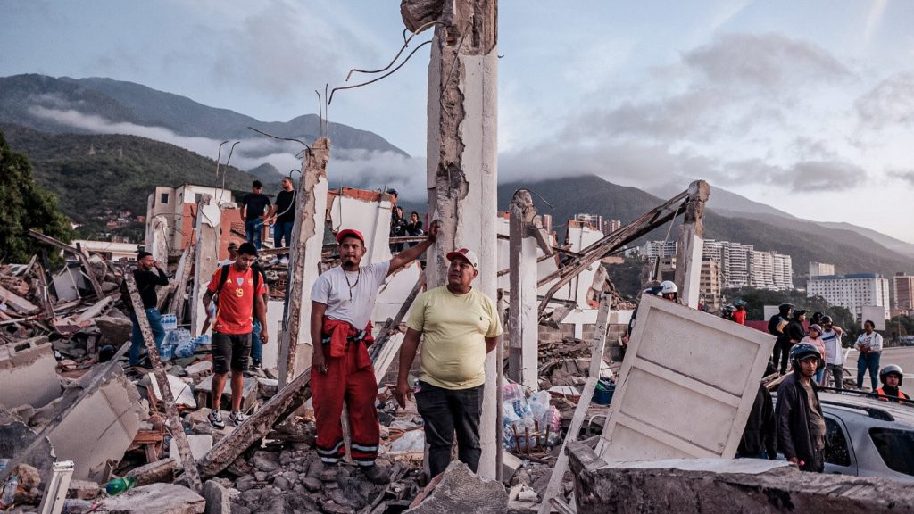 El Gobierno mantiene desplegados los equipos de emergencia