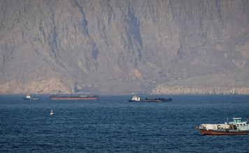Yemen aplica bloqueo naval a petroleros saudíes en el mar Rojo Ansarolá advierte que atacará buques que operen en puertos de Arabia Saudita
