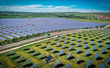 China llevará la energía no fósil al 50% de su generación eléctrica para 2030 La transición energética de China avanza mediante inversiones estratégicas, innovación tecnológica y una planificación orientada al desarrollo sostenible