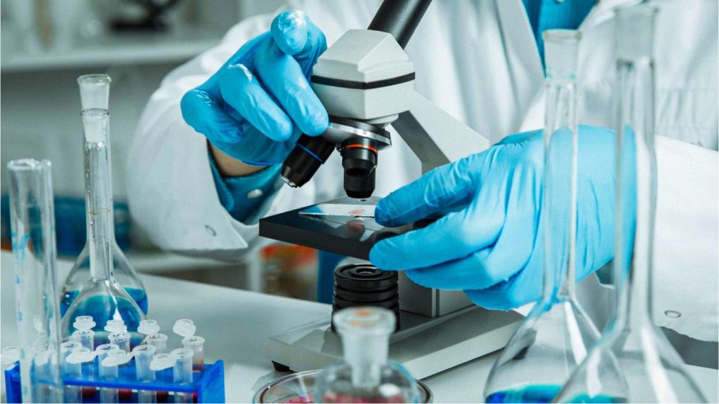 Investigadores descubren combinación de fármacos que podría combatir tumores prostáticos avanzados