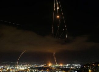 Israel insiste en atacar a Irán pese a depender de EEUU Israel estudia una posible operación independiente contra Irán pese a la capacidad de respuesta demostrada por Teherán
