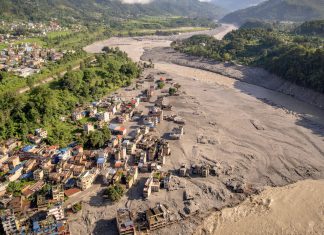 Nepal supera los 600 muertos tras desastre glaciar y unos 3.000 siguen desaparecidos Devastación a lo largo del corredor del río Trishuli, Nepal/ Archivo