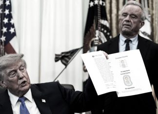 OMS cuestiona recorte de vacunación infantil impulsado por Donald Trump Científicos rechazan vínculo entre vacunas y autismo