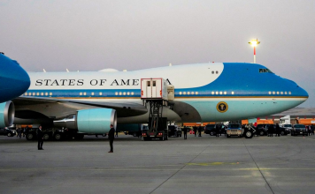Trump se oculta en contenedor de comida para salir de Turquía por miedo a Irán Donald Trump abandonó Turquía mediante una operación secreta ante temores de un supuesto ataque iraní.