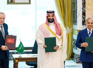 Turquía, Arabia Saudita y Pakistán crean nueva alianza militar en Oriente Medio El nuevo acuerdo trilateral busca reforzar la coordinación militar y modificar el equilibrio de seguridad en Oriente Medio
