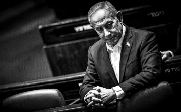 Turquía advierte que Netanyahu es el mayor enemigo de la humanidad Benjamin Netanyahu sentado durante una votación en la Knéset en Jerusalén.