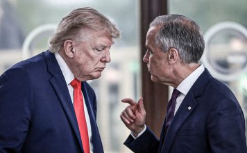 Canadá contraataca: “dólar por dólar” a los aranceles de Trump Donald Trump y Mark Carney conversan durante las tensiones comerciales por los aranceles entre Estados Unidos y Canadá.