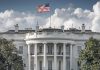 La Casa Blanca asegura que Canadá no podrá sobrevivir sin Estados Unidos Casa Blanca de Estados Unidos con la bandera estadounidense.