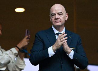 UEFA prepara una denuncia penal contra Infantino Gianni Infantino, presidente de la FIFA, durante un acto oficial