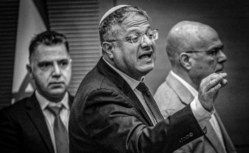 Furia internacional contra Ben-Gvir por pedir asesinatos diarios en Gaza Itamar Ben-Gvir habla durante un acto político en Israel