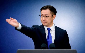China se opone al cerco económico de Donald Trump contra Irán Li Jian portavoz de China durante conferencia de prensa