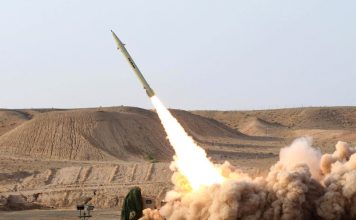 Irán promete armas más destructivas si EEUU inicia otra guerra Misil del CGRI de Irán durante un lanzamiento militar