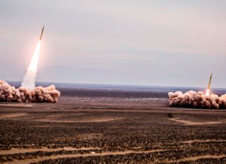 Irán: Una nueva ofensiva contra nuestro territorio recibirá respuestas más severas Dos misiles iraníes son lanzados desde una zona desértica hacia bases estadounidenses en Jordania.