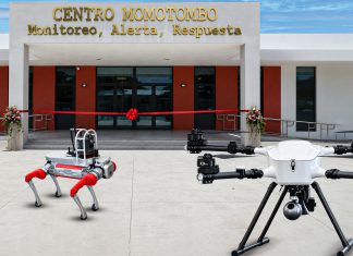 Nicaragua incorpora perros robots y drones a su nuevo sistema de respuesta ante emergencias Centro Momotombo de Nicaragua con un perro robot y un dron de reconocimiento frente a sus instalaciones.