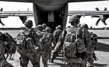 Pentágono evalúa reducir su presencia militar en el Golfo Pérsico Tropas de Estados Unidos desplegadas en una base militar en Medio Oriente