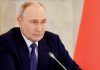 Rusia refuerza su estrategia de soberanía económica Vladímir Putin durante una reunión oficial con la bandera de Rusia al fondo