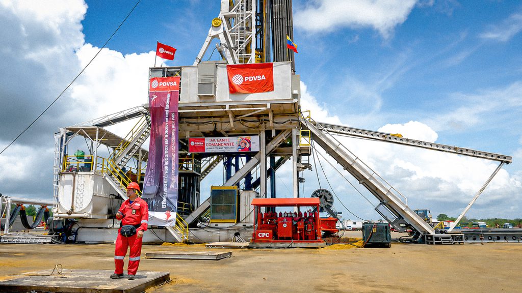 Plataforma petrolera de PDVSA en Venezuela durante el aumento de la producción de crudo.