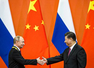 Vladímir Putin y Xi Jinping se reunirán en Kirguistán durante cumbre de la OCS Xi Jinping y Vladímir Putin se estrechan la mano frente a las banderas de China y Rusia en Pekín.