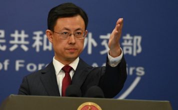 China insta a Irán y Estados Unidos a retomar el diálogo El portavoz de la Cancillería china, Guo Jiakun, durante una rueda de prensa en Pekín