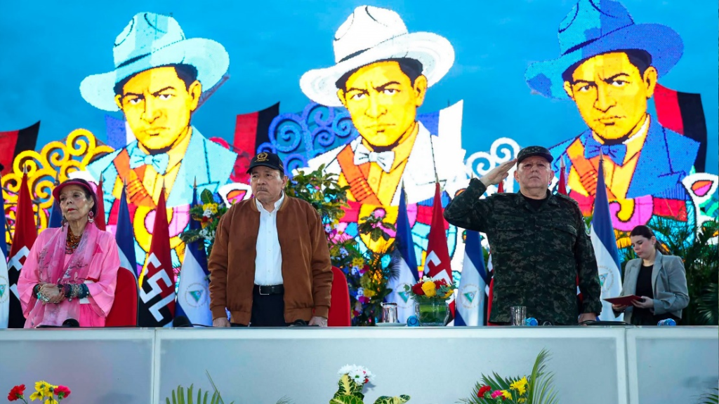 Copresidentes de Nicaragua, Daniel Ortega y Rosario Murillo, junto al jefe del Ejército, Julio Avilés