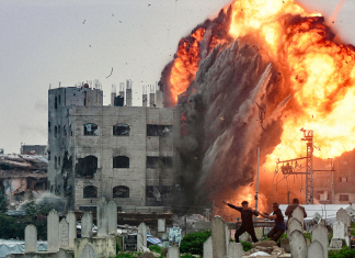 Donald Trump impulsa transferencia de 40.000 toneladas de bombas a Israel Una enorme explosión sacude Gaza, mientras civiles huyen entre los escombros de edificios destruidos Una enorme explosión sacude Gaza, mientras civiles huyen entre los escombros de edificios destruidos