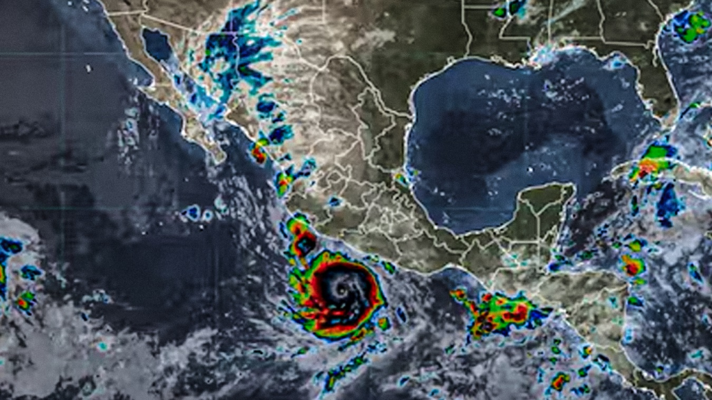 Imagen satelital del huracán polo