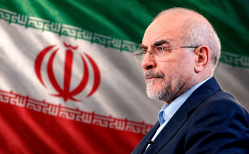 Irán comenta medidas desesperadas de Washington para contener su inflación Mohamad Baqer Qalibaf comparece durante una rueda de prensa en Teherán