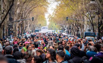 Marcha de la Bronca: Miles de argentinos protestan contra políticas de Javier Milei Los argentinos protagonizaron La Marcha de la Bronca en 30 ciudades de Argentina