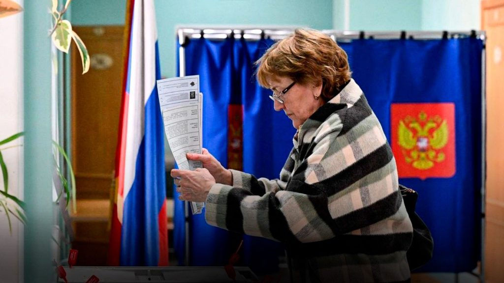 Ciudadanos de Rusia se movilizaron a los diferentes centros de votación para ejercer su derecho al sufragio