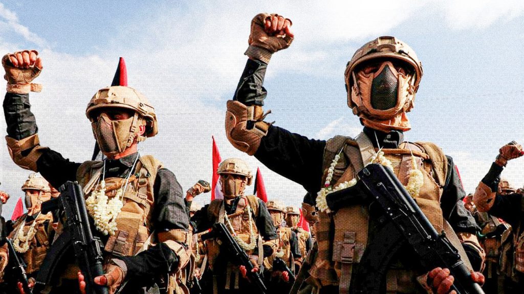 Combatientes de las fuerzas yemeníes participan en una movilización armada, en medio de las tensiones regionales y los enfrentamientos vinculados al conflicto con Arabia Saudita.