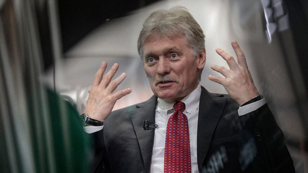 Portavoz del Kremlin durante una conferencia de prensa en Moscú