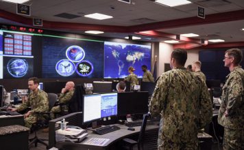 Filtración en el Pentágono expone datos de 3 millones de personas Marineros montan guardia en el cuartel general del Comando Cibernético de la Flota de EE. UU.