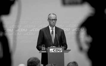 ¿Por qué preocupa tanto el revés político Friedrich Merz a sus aliados europeos? Líder de la CDU durante un acto político en Alemania
