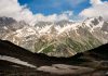 Himalaya se calienta al doble del promedio mundial y multiplica el riesgo de desastres Glaciares y montañas nevadas del Himalaya en Cachemira.