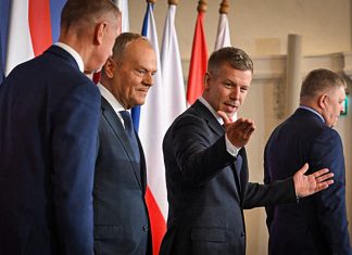 Hungría: Europa debe decidir si quiere sobrevivir o ganar Líderes europeos durante una reunión del Grupo de Visegrado.