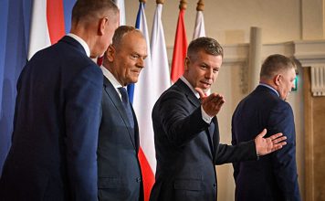 Hungría: Europa debe decidir si quiere sobrevivir o ganar Líderes europeos durante una reunión del Grupo de Visegrado.