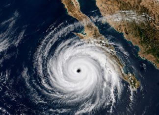 Huracán Marie alcanza categoría 2 y amenaza con lluvias intensas en México Imagen satelital del huracán Marie categoría 2 con ojo definido