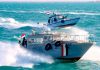 Hutíes asfixian la salida petrolera de Arabia Saudita Embarcaciones armadas navegan frente a la costa de Yemen en aguas del mar Rojo.