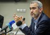 Irán: Estados Unidos no podrá con su guerra económica Ministro de Finanzas de Irán, Seyed Ali Madanizade, durante una conferencia ante medios de comunicación.